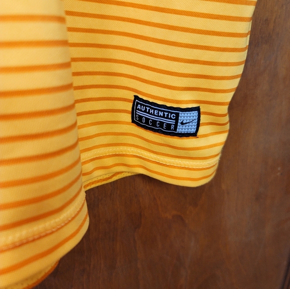 Nike Dri-Fit Shirt - Picture 3 of 6